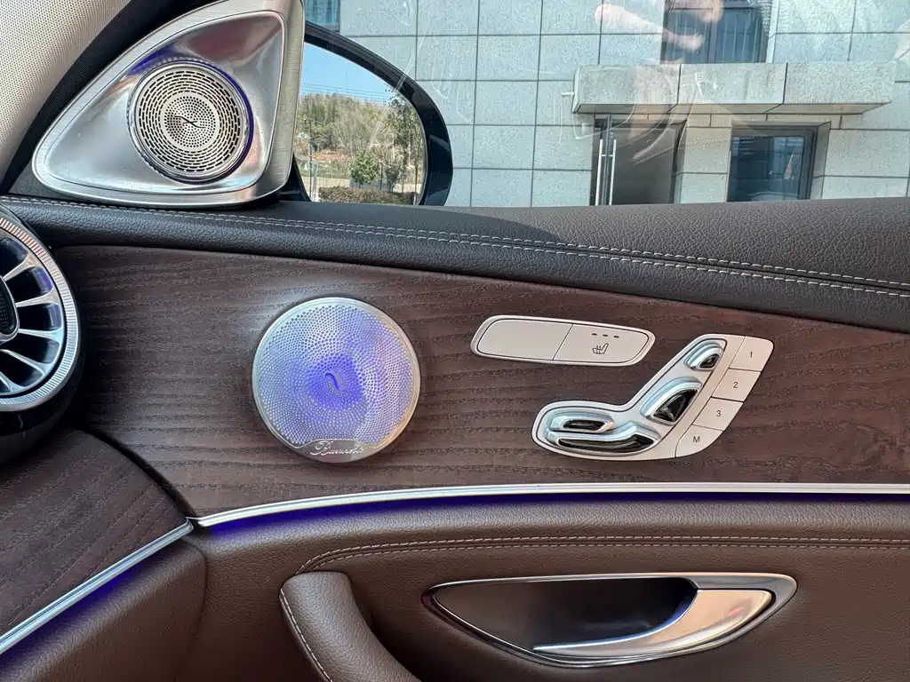 MERCEDES-BENZ E CLASS