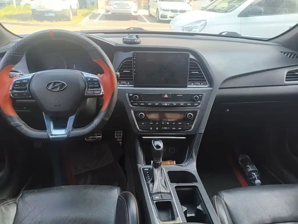 Hyundai Sonata — миниатюра 10