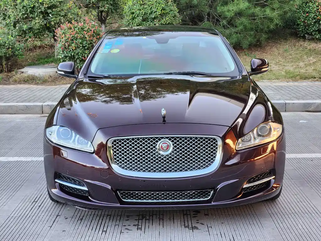 Jaguar XJ — миниатюра 4