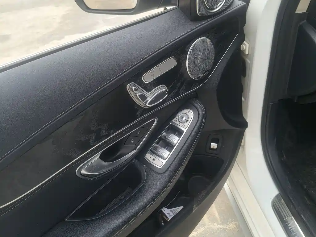 Mercedes-Benz C-Class — миниатюра 11