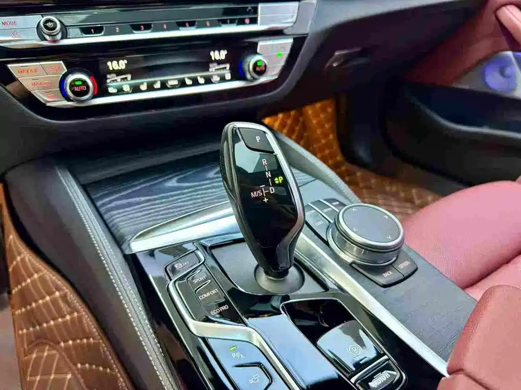 BMW 5 Series — миниатюра 3