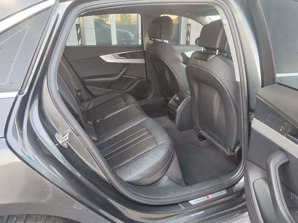 Audi A4L — миниатюра 8