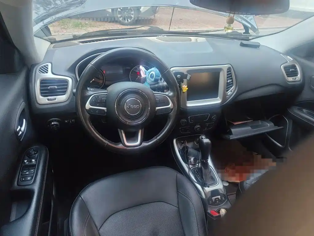 Jeep Compass — миниатюра 10
