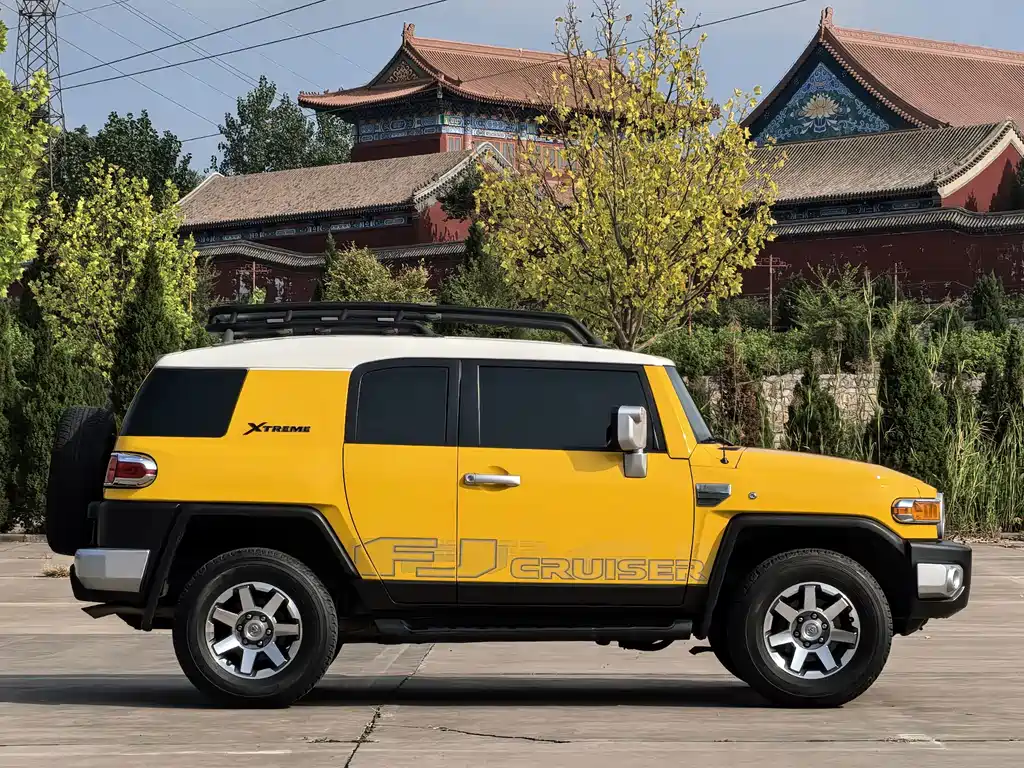Toyota FJ Cruiser — миниатюра 7
