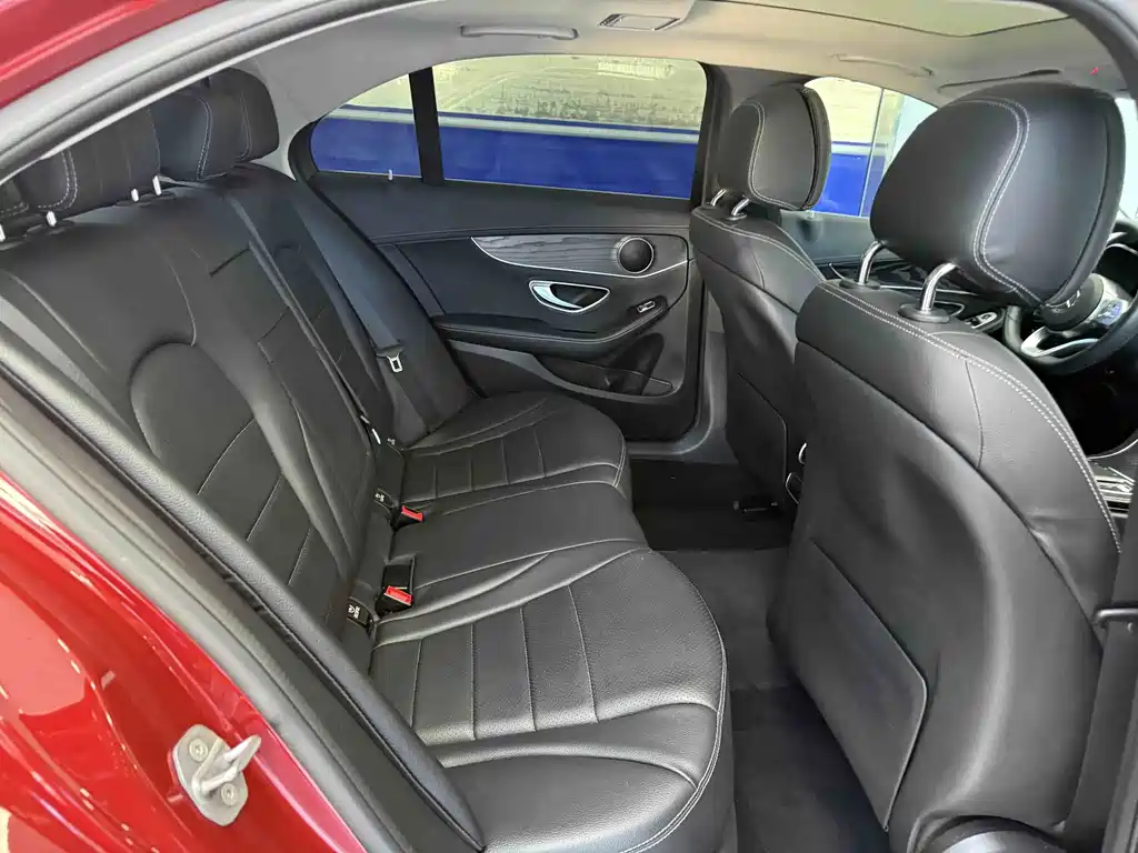 Mercedes-Benz C-Class — миниатюра 12