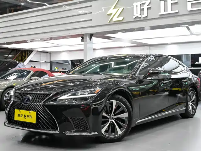 LEXUS  LS 2023