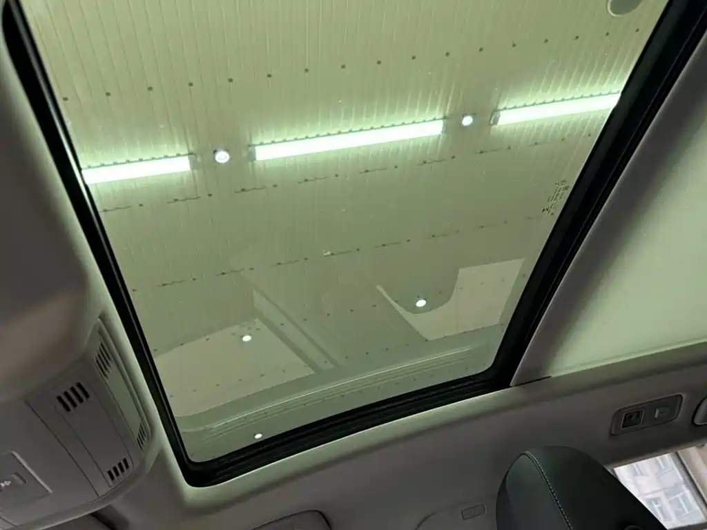 VOLKSWAGEN T ROC EXPLORING SONGS