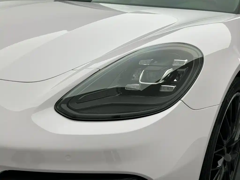 Porsche Panamera — миниатюра 24