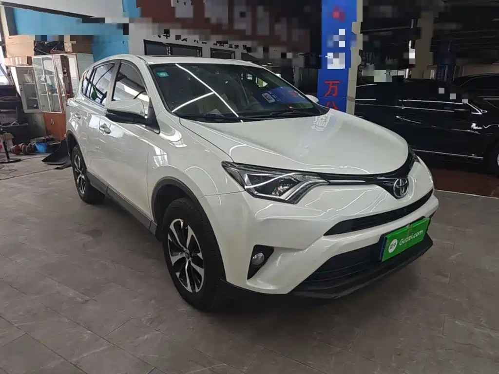 Toyota RAV4 — миниатюра 4