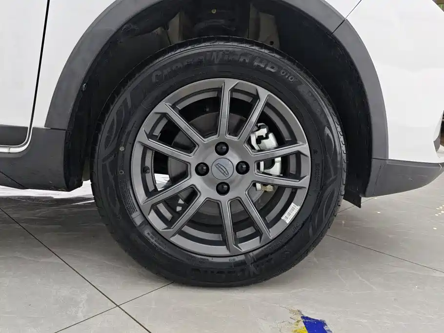 Geely Vision X3 — миниатюра 6