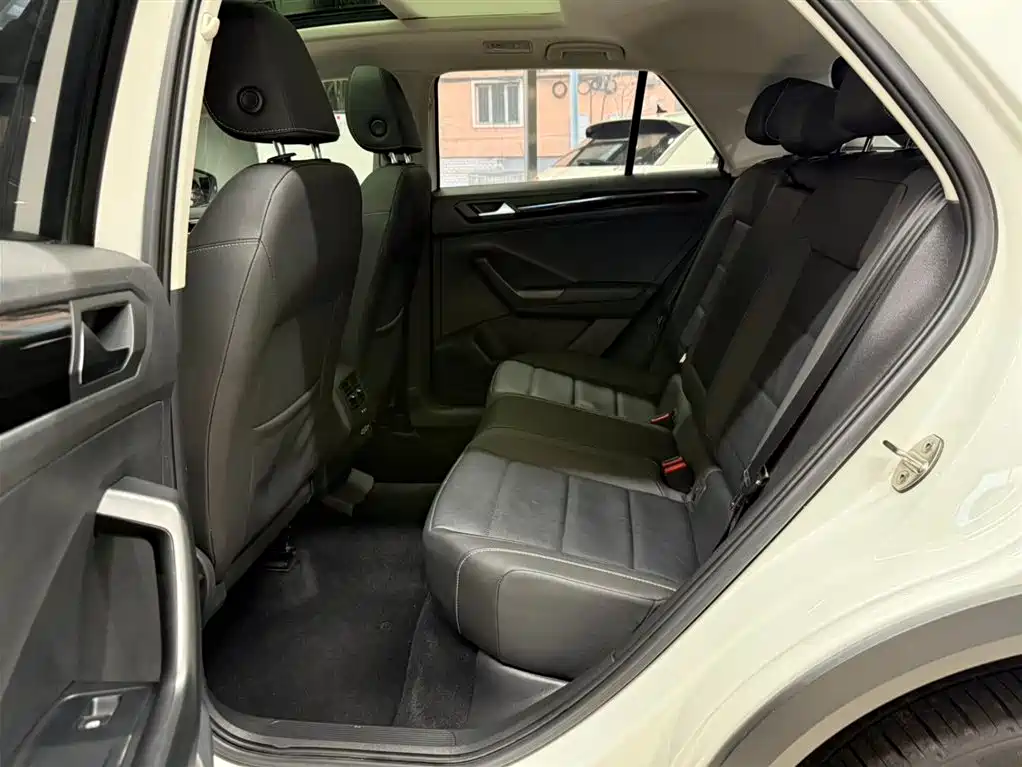 VOLKSWAGEN T ROC EXPLORING SONGS