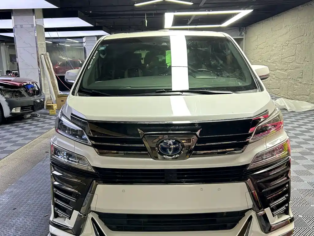Toyota Vellfire — миниатюра 2