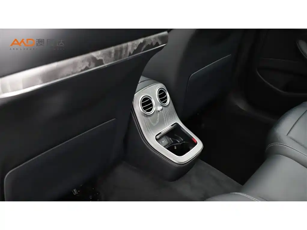 Mercedes-Benz E-Class — миниатюра 9