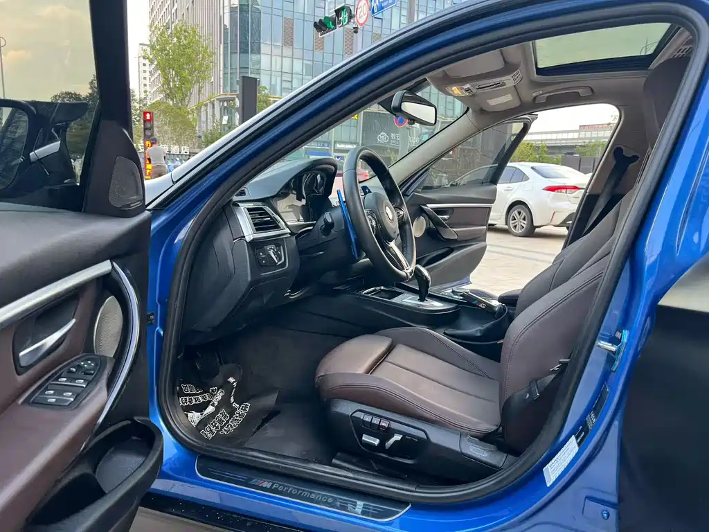 BMW 3 Series — миниатюра 4