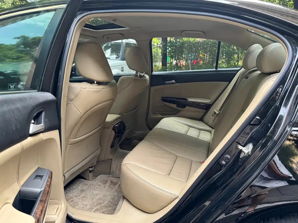 Honda Accord — миниатюра 14