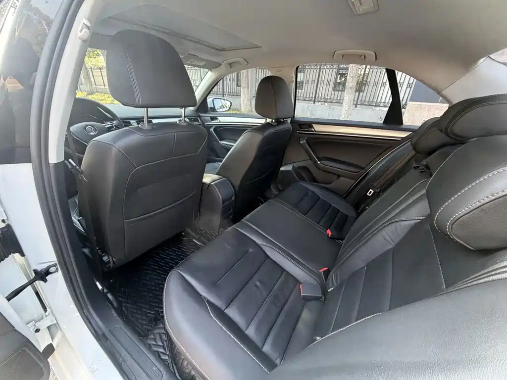 Volkswagen Sagitar — миниатюра 8