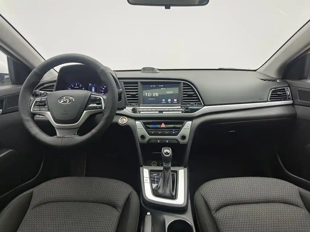 Hyundai Elantra — миниатюра 5
