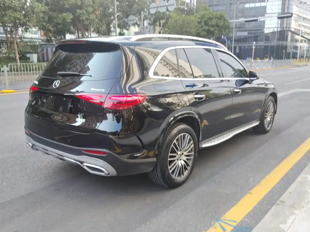 MERCEDES-BENZ GLC