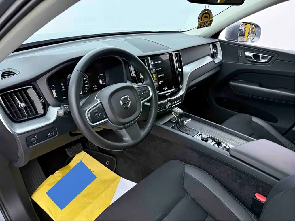 Volvo XC60 2019 T4 V