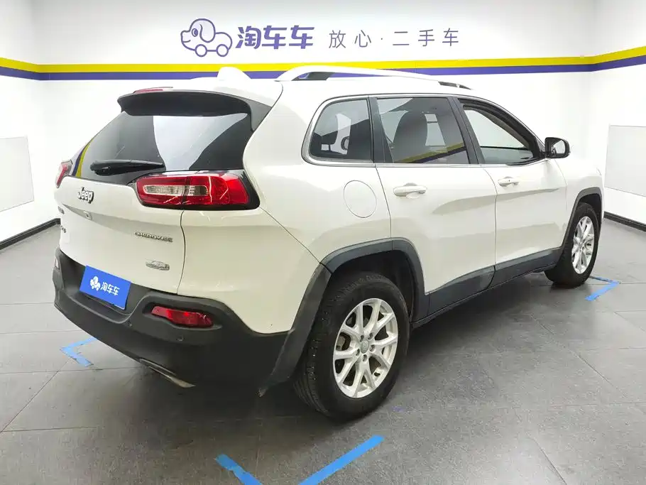 Jeep Cherokee — миниатюра 3