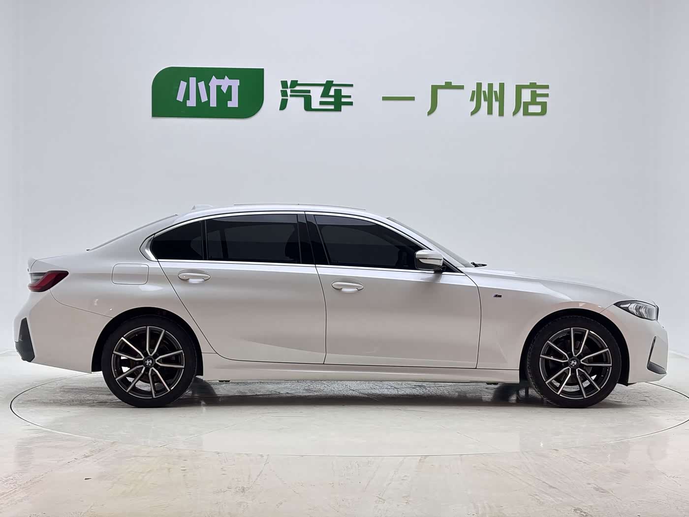 BMW 3 Series 2.0 л 2023 г. Белый, пробег 34000 км