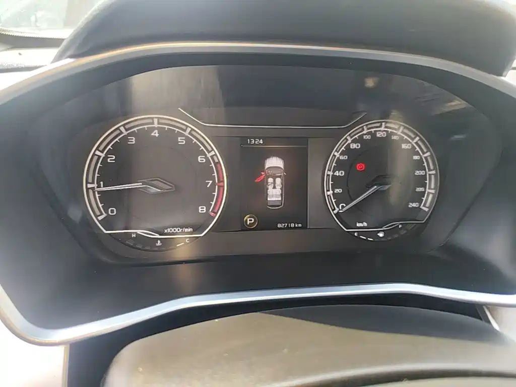 Geely Binyue — миниатюра 12