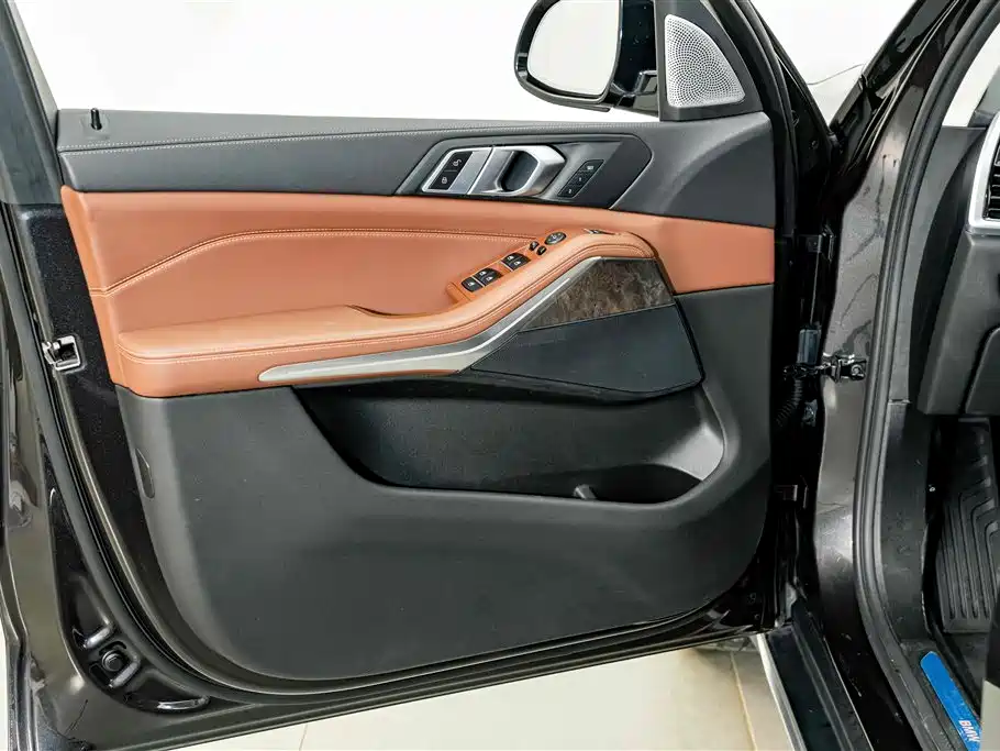 BMW X5 (Import) — миниатюра 17