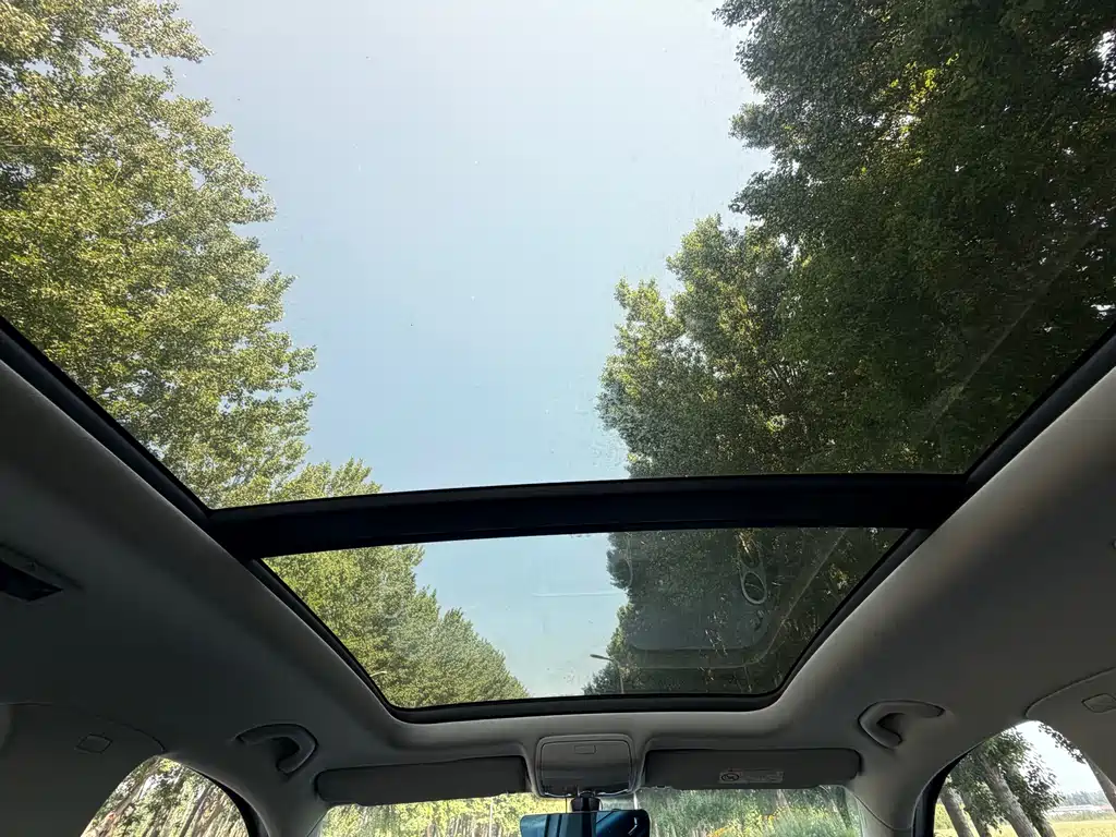 Volkswagen Tiguan - фото 16