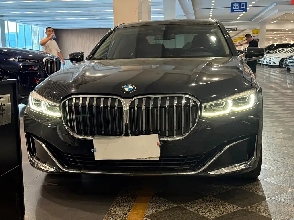 BMW 7 Series — миниатюра 2