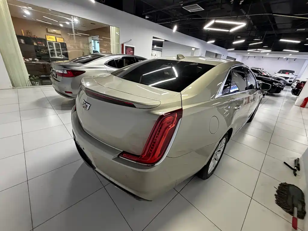 Cadillac XTS — миниатюра 6