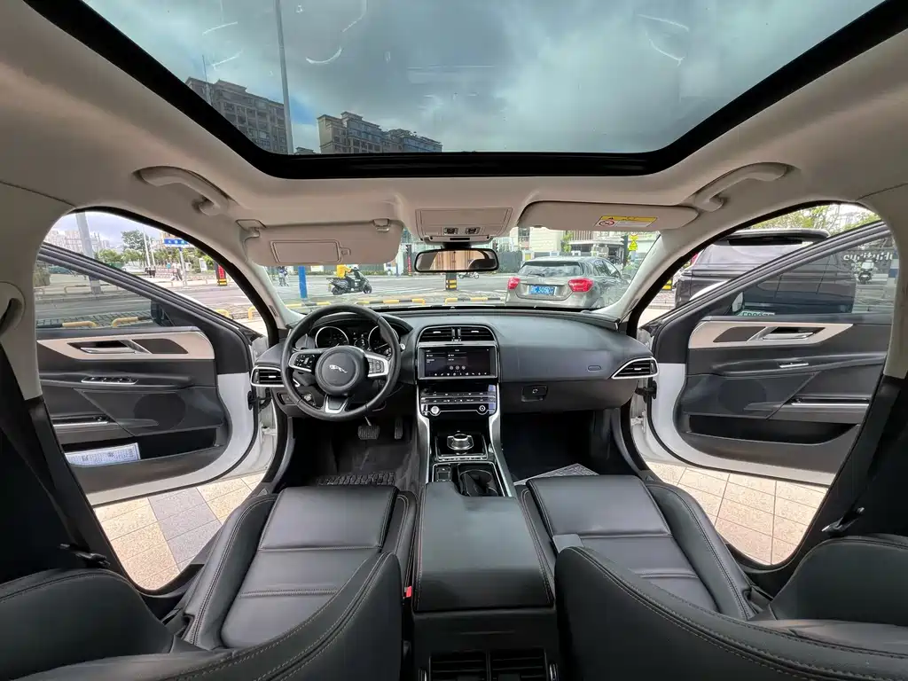 Jaguar XEL — миниатюра 5