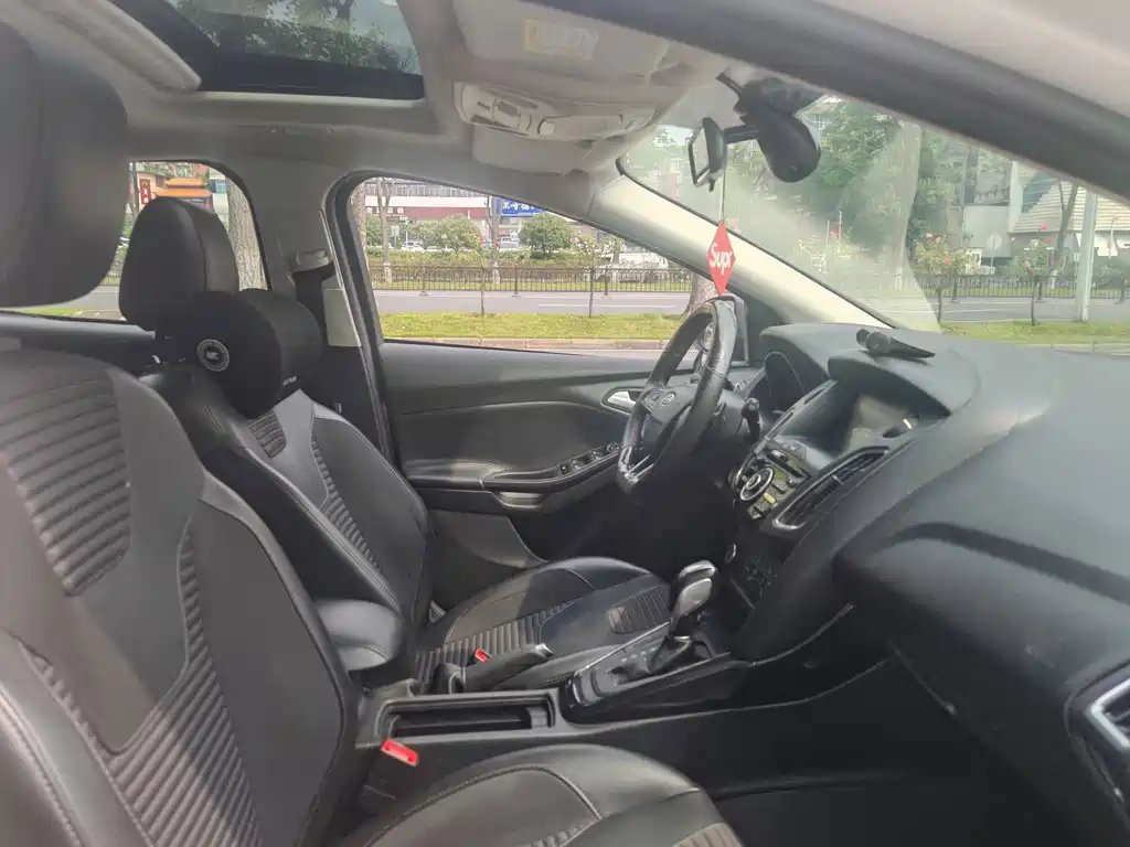 Ford Focus — миниатюра 11