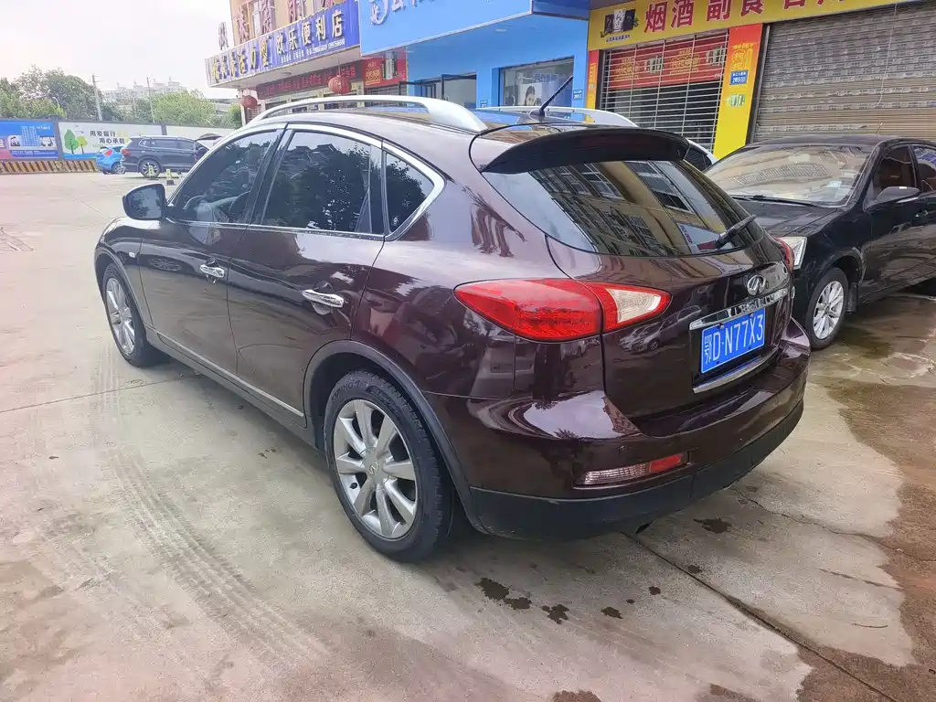 Infiniti EX — миниатюра 6