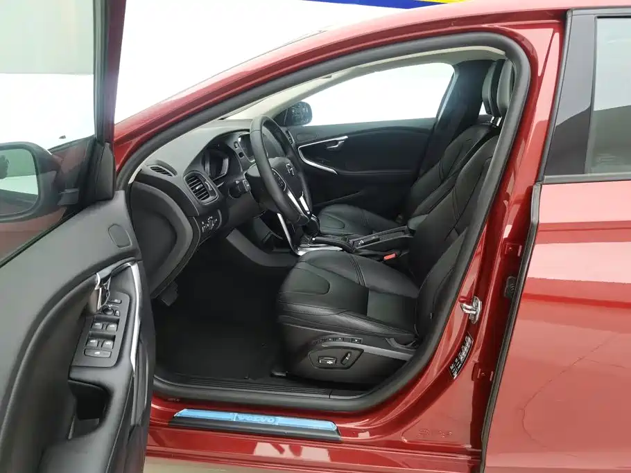 Volvo V40 — миниатюра 9