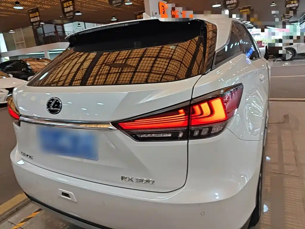 Lexus RX — миниатюра 6