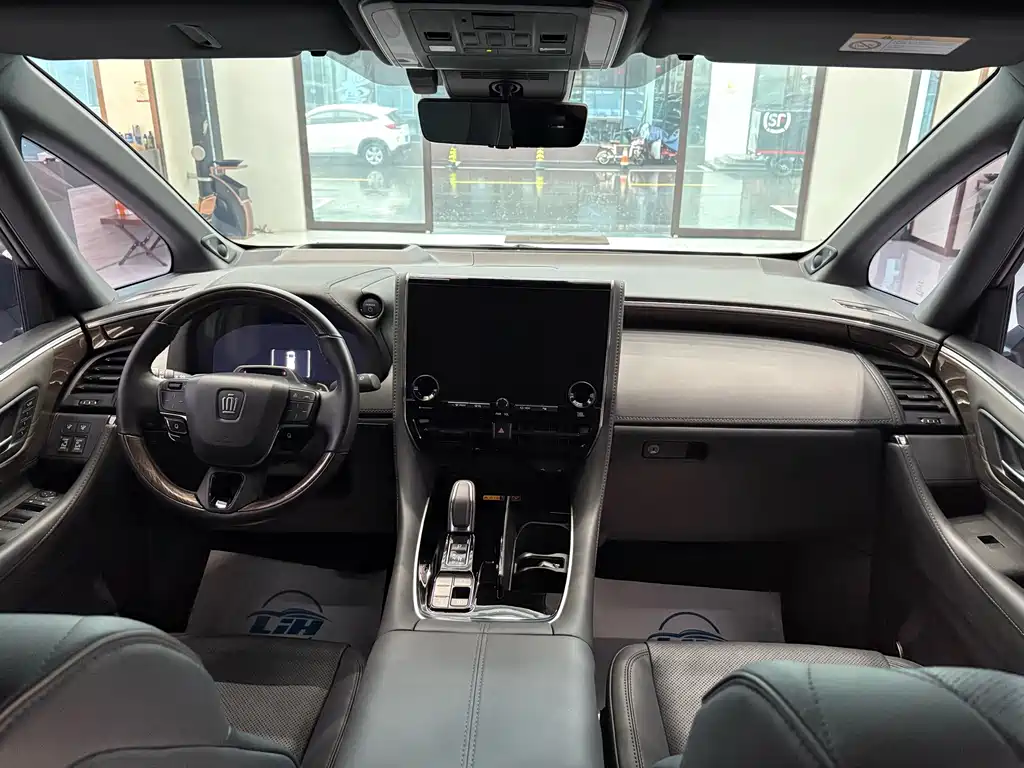 Toyota Vellfire — миниатюра 6