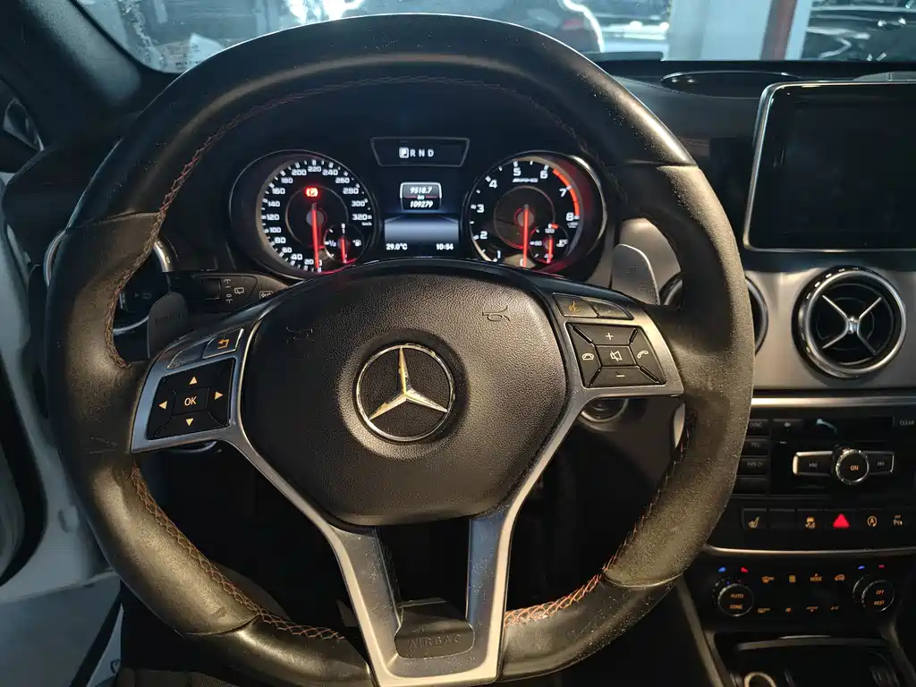 Mercedes-Benz GLA AMG — миниатюра 12