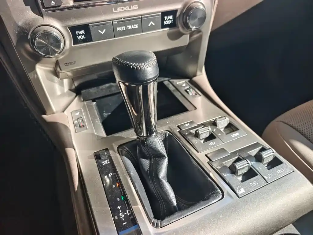 Lexus GX — миниатюра 5