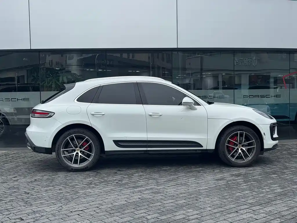 Porsche Macan — миниатюра 7