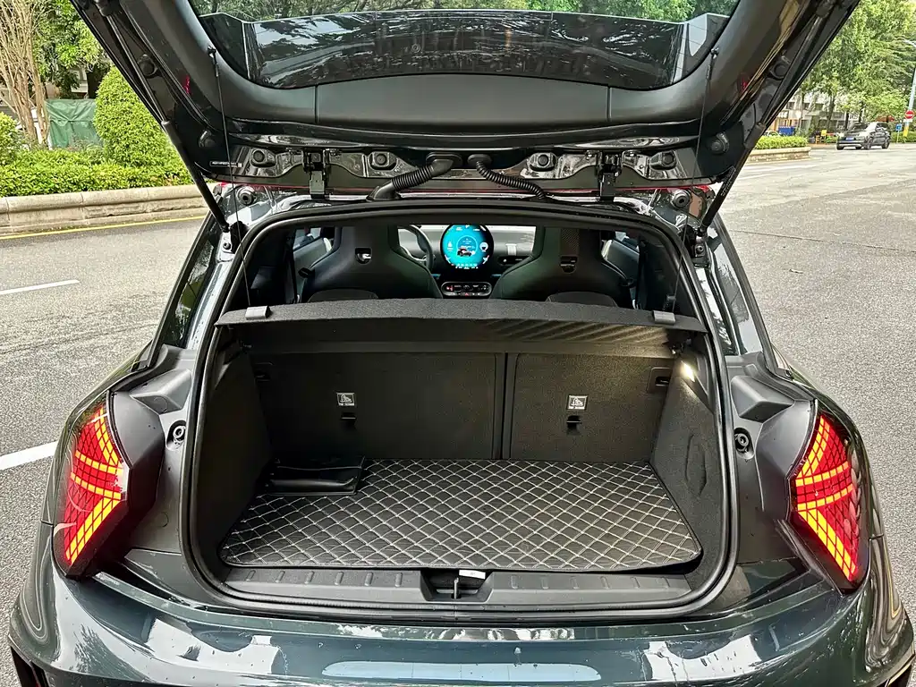 MINI MINI JCW EV — миниатюра 23