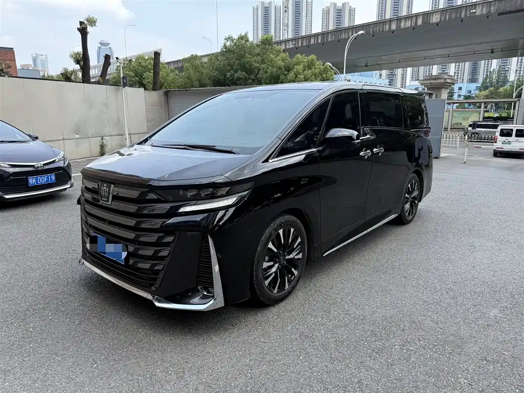 Toyota Vellfire 2024 2.5L