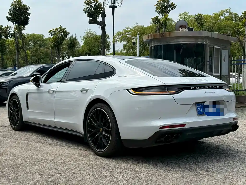 Porsche Panamera — миниатюра 3