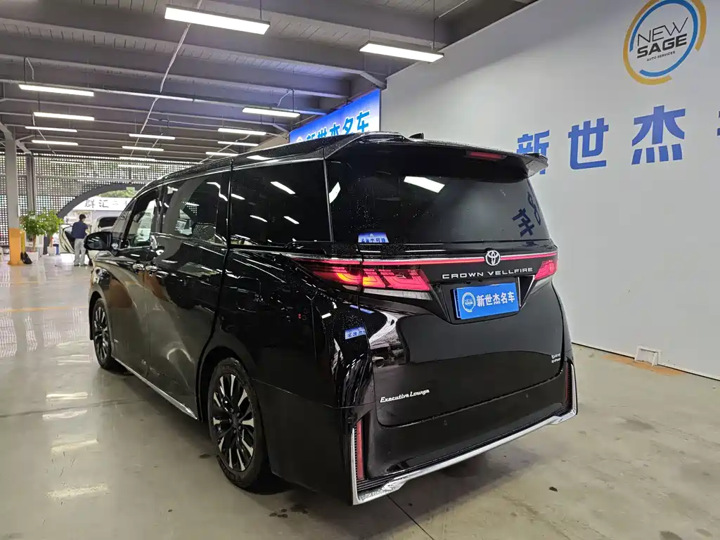 Toyota Vellfire — миниатюра 10