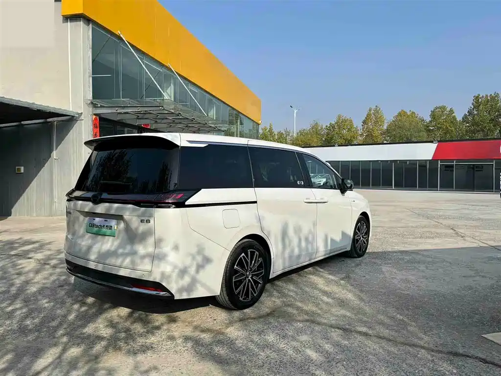 GAC TRUMPCHI E8 NEW ENERGY