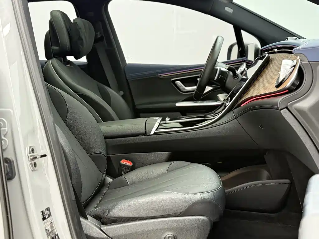 Mercedes-Benz EQE SUV — миниатюра 20