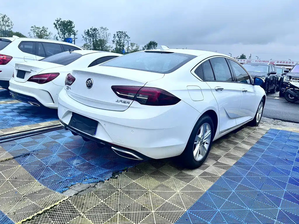 Buick Regal — миниатюра 9