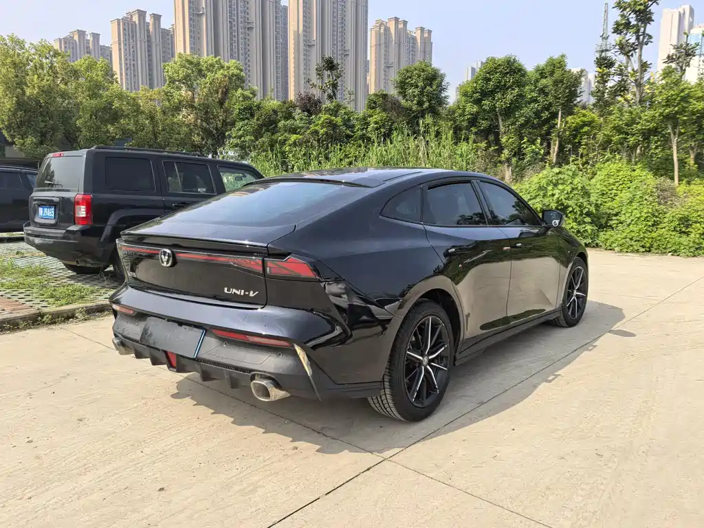 Changan UNI-V 2022 1.5T