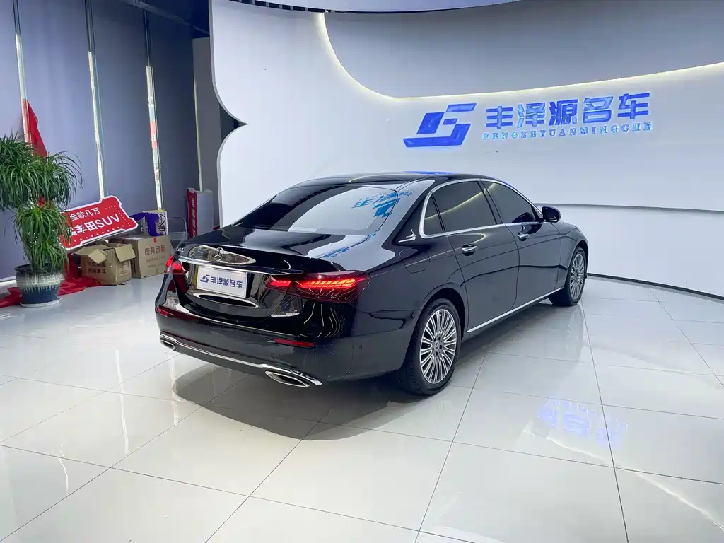 Mercedes-Benz E-Class — миниатюра 4