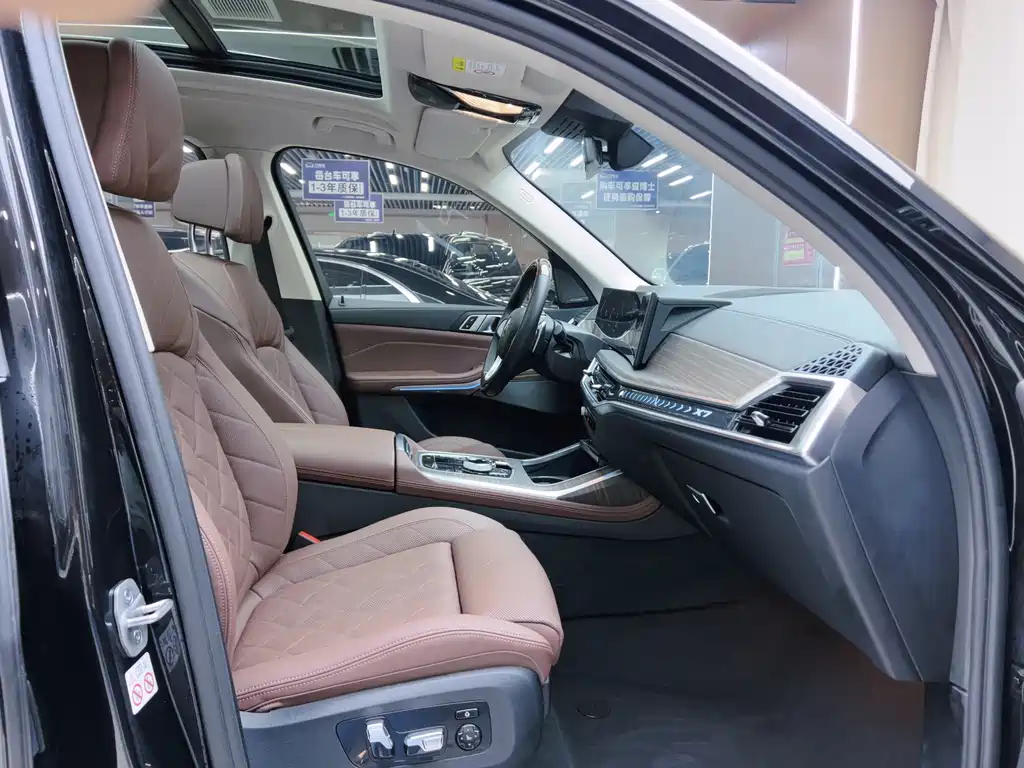 BMW X7 2023 xDrive40i Lead Luxury