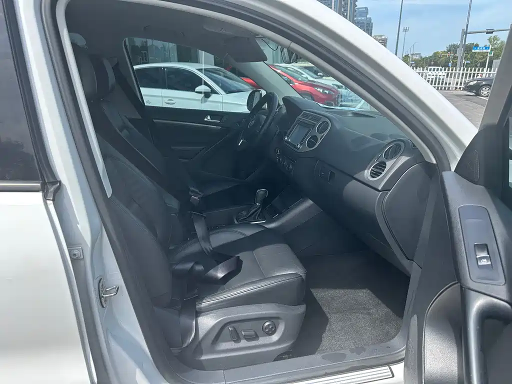Volkswagen Tiguan — миниатюра 4